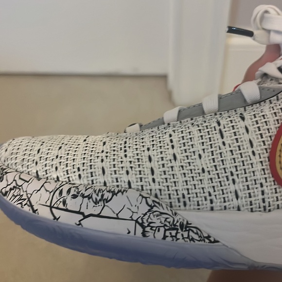 Nike Lebron next gen athletic shoes size 8 - Picture 8 of 8